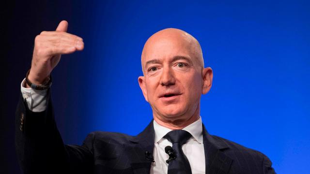 Джефф Безос снова возглавил рейтинг богатейших людей мира по версии Forbes