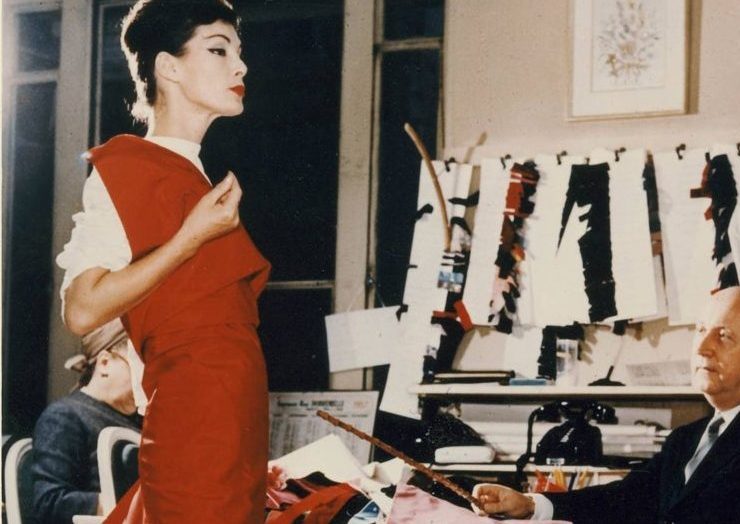 Дім Dior випустив фільм про роботу Крістіана Діора над кутюрною колекцією