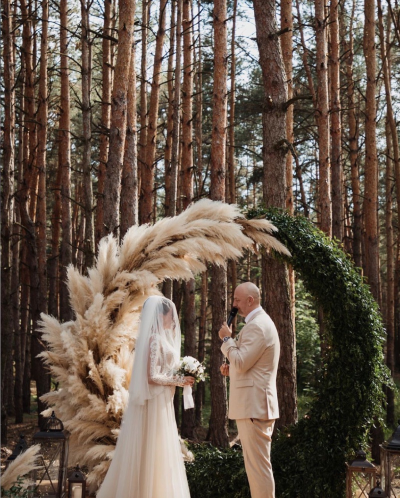 Потап и Настя отмечают первую годовщину: пересматриваем фото со свадьбы