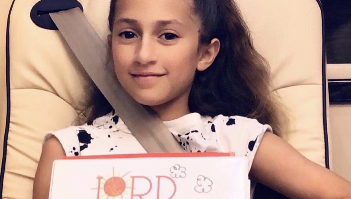 Дочь Дженнифер Лопес написала особенную книгу