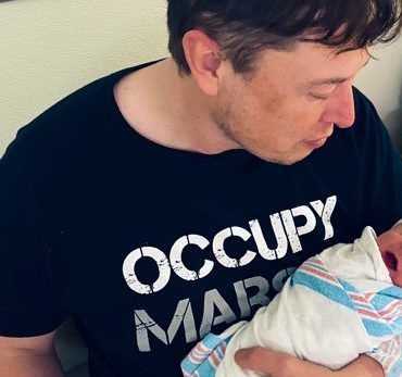 Илон Маск стал отцом в шестой раз