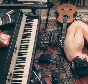 «Заброшка»: акустический альбом Pianoбоя, записанный в самоизоляции