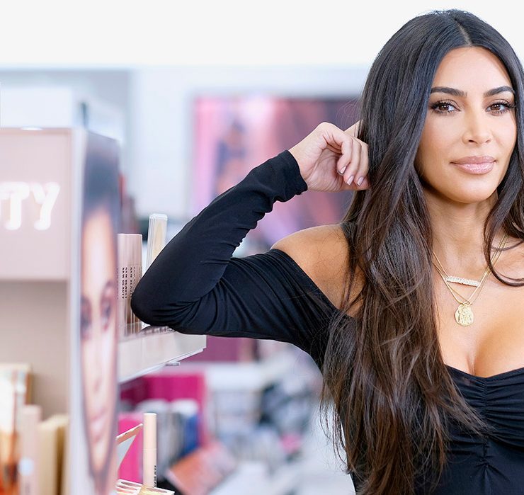 Ким Кардашьян празднует статус долларовой миллиардерши