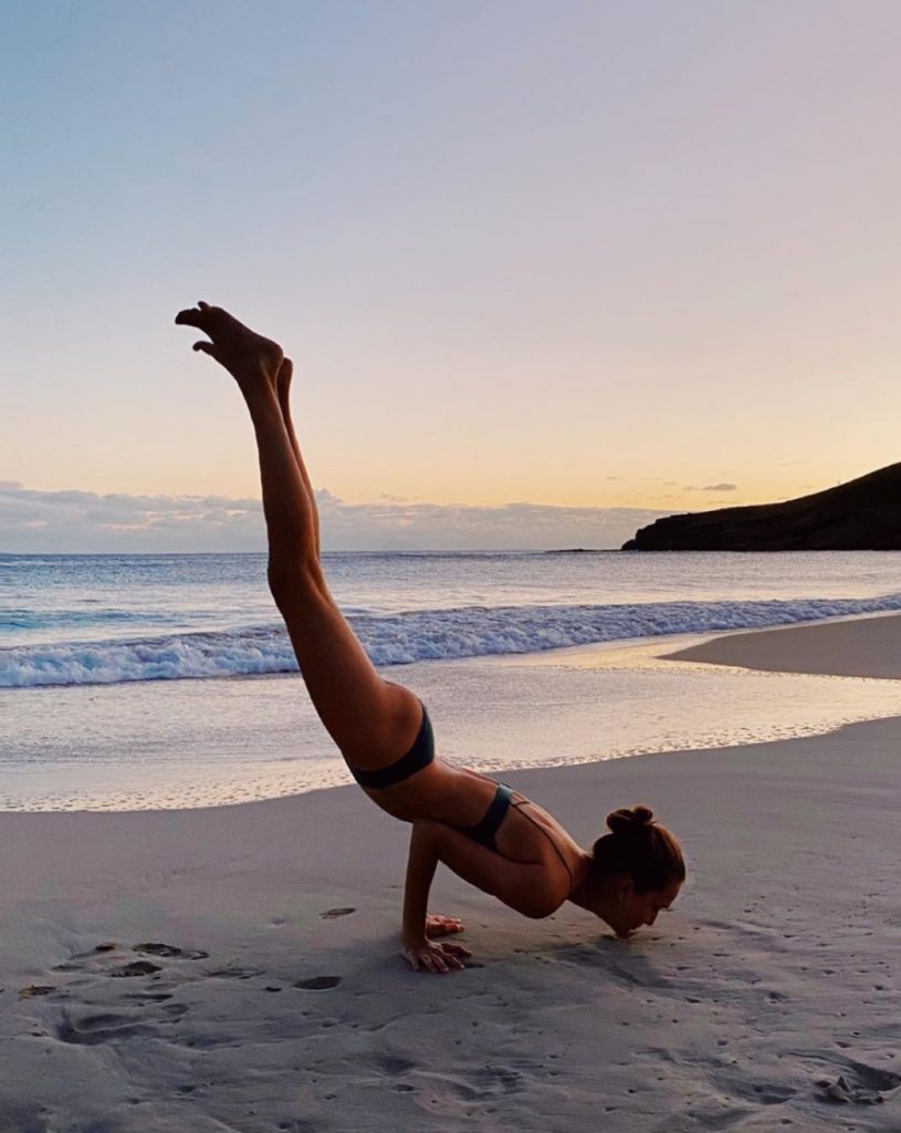 День йоги: 15 прикладів світських практикуючих
