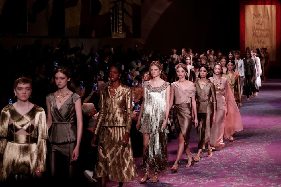 Dior відновить модні покази вже у наступному місяці