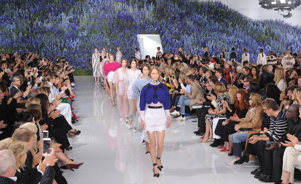 Dior возобновит модные показы уже в следующем месяце