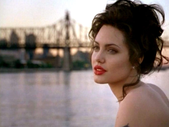 Анджелине Джоли — 45! Вспоминаем знаковые фильмы актрисы