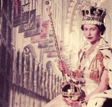 67 лет на престоле: вспоминаем интересные факты о коронации Елизаветы ІІ