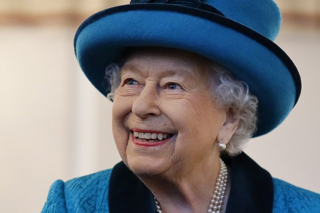 Технології на службі у королеви: Єлизавета II вперше самостійно вийшла в Zoom