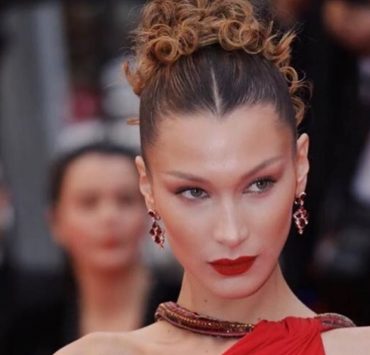 Белла Хадид раскритиковала Инстаграм из-за удаленного фото