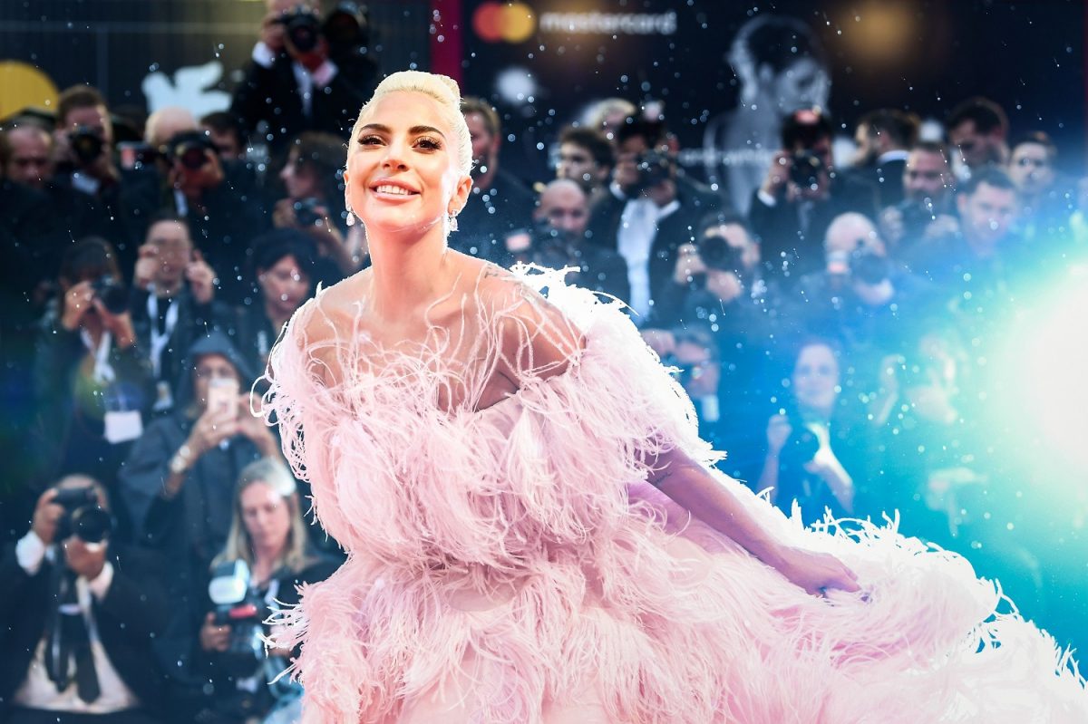 Леди Гага станет лицом нового аромата Valentino