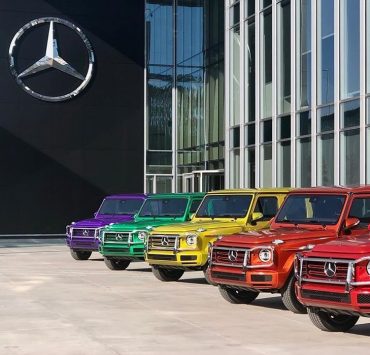 BMW і Mercedes змінили забарвлення логотипів на підтримку ЛГБТ-ком’юніті