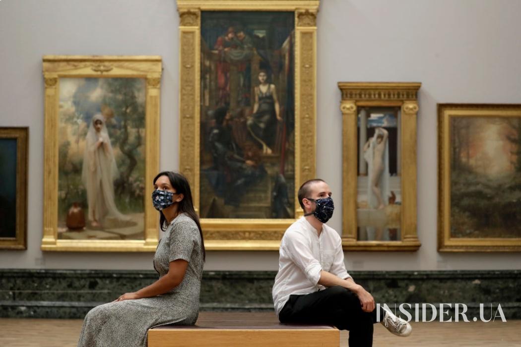 Первые кадры: лондонская галерея Tate Britain вновь открылась для посетителей