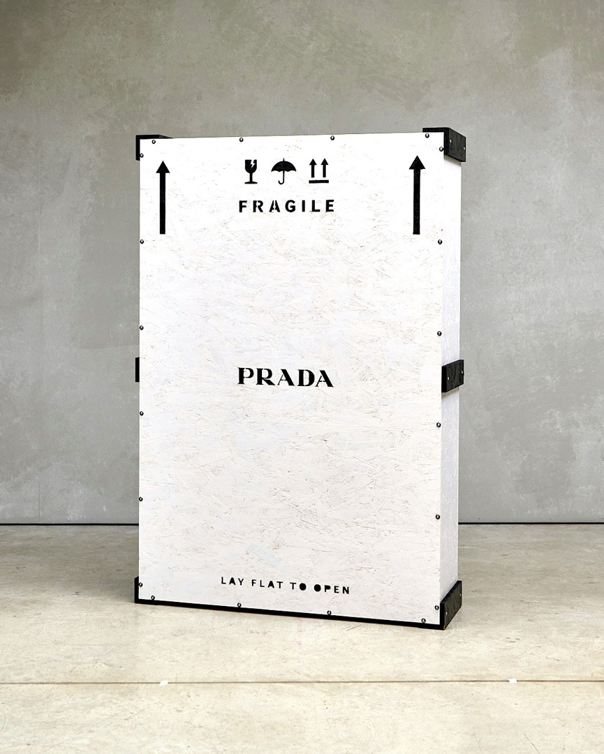 Prada и Sotheby&#8217;s устроят благотворительный аукцион