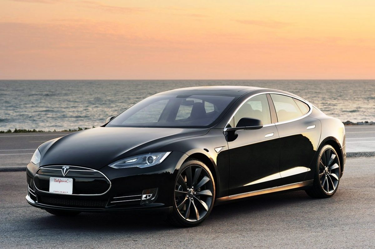Tesla стала найдорожчим автовиробником в світі