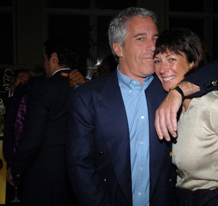 У США заарештували Гіслейн Максвелл, колишню дівчину і помічницю мільярдера Джеффрі Епштейна