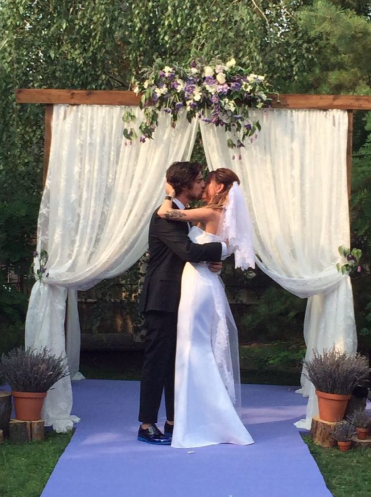 «Заслуга любви!» – Владимир Дантес и Надя Дорофеева отмечают деревянную свадьбу