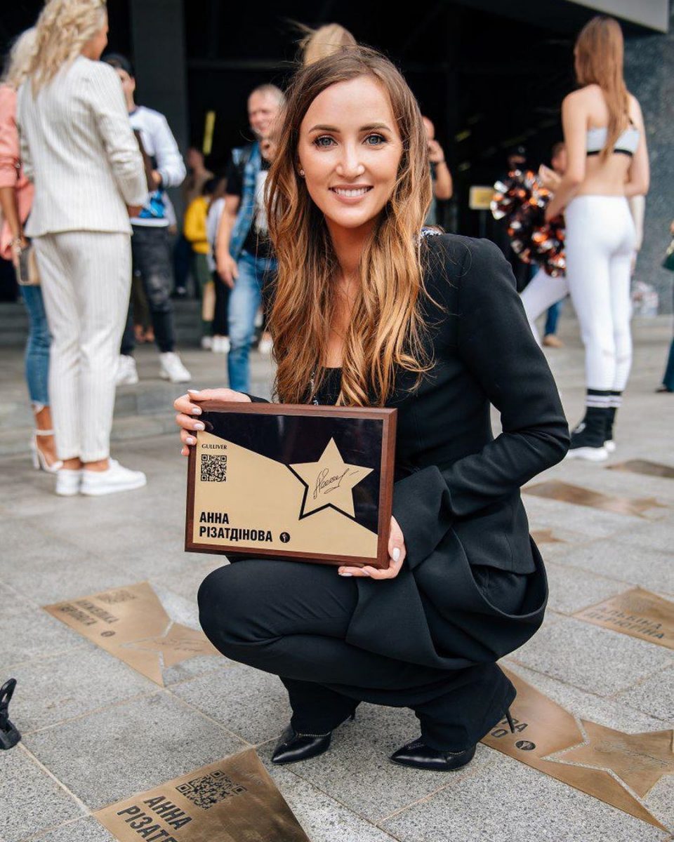 Анна Ризатдинова получила звезду на Площади звезд в Киеве