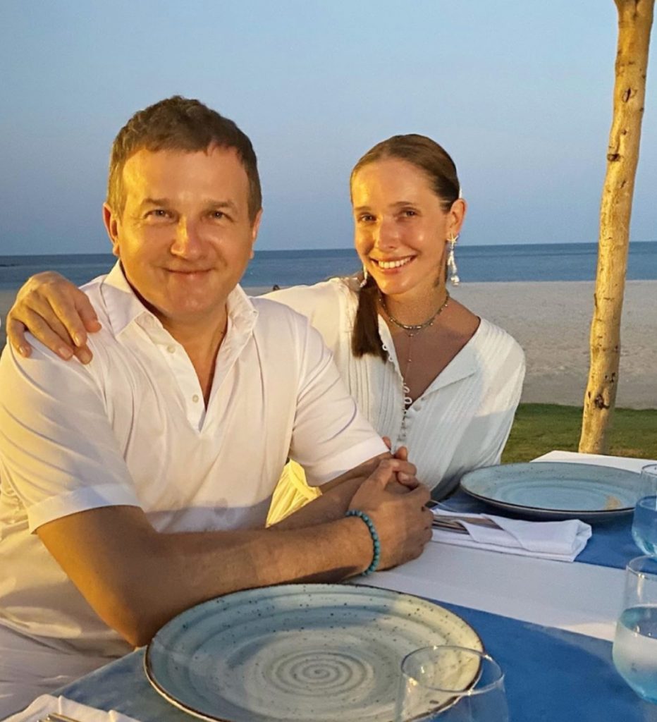 Date for parents и рай на дистанции: отдых Кати Осадчей и Юрия Горбунова в Турции