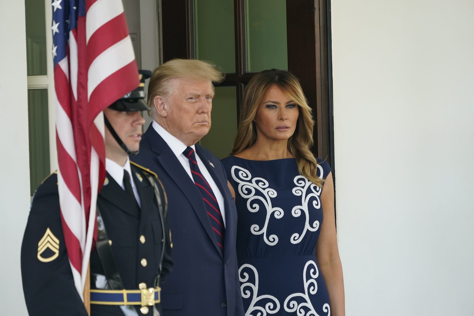 Меланию Трамп раскритиковали за платье Prada стоимостью в 3700 долларов
