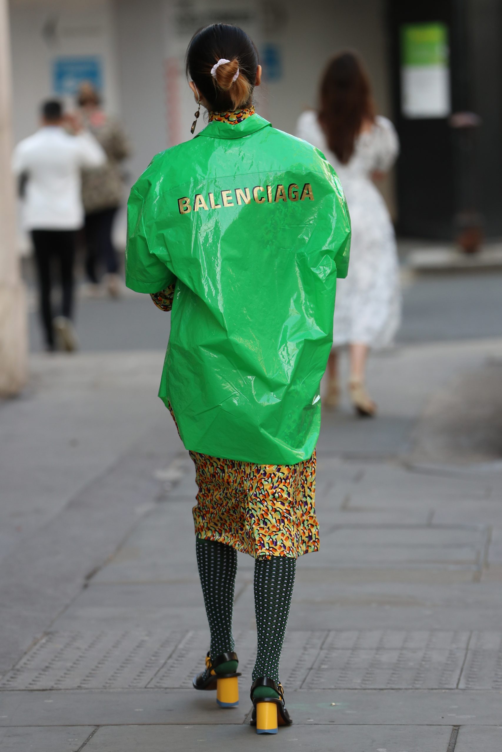 Street style хроника: что сейчас носят самые стильные девушки Лондона