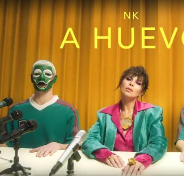 NK презентовала новый красочный клип на песню A HUEVO
