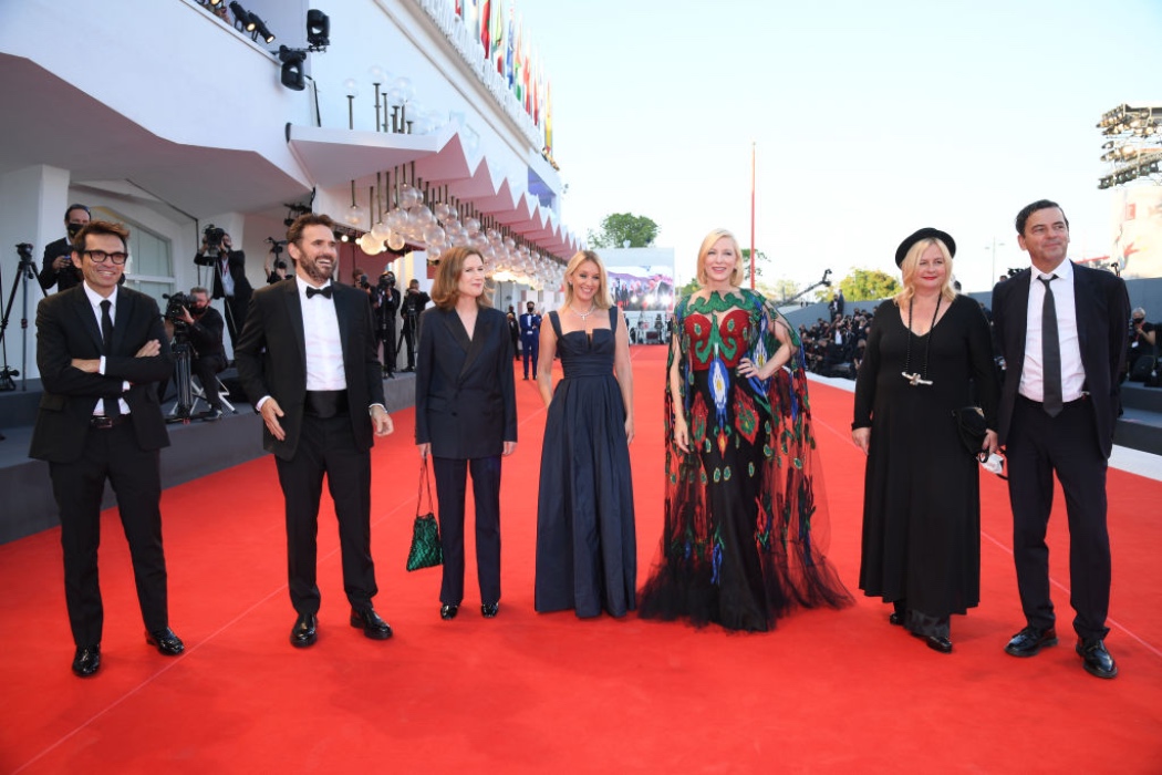 Венецианский кинофестиваль 2020: красная дорожка и победители