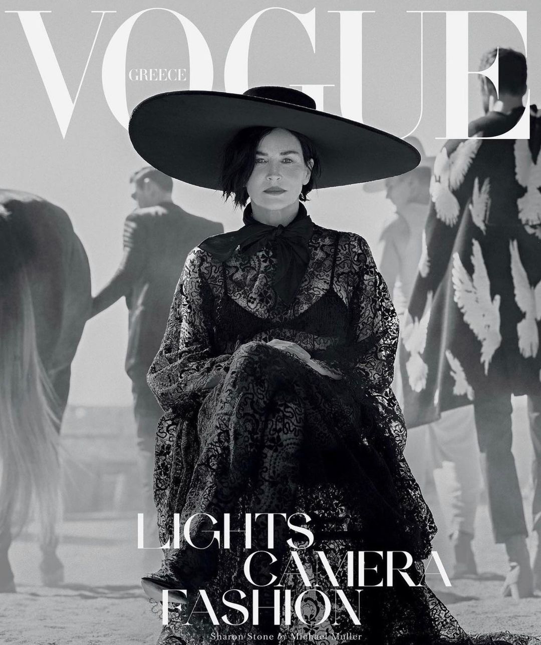 Носители: Шэрон Стоун на обложке Vogue в обруче-банте Ruslan Baginskiy