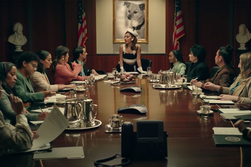 Ариана Гранде стала президентом США в новом клипе Positions