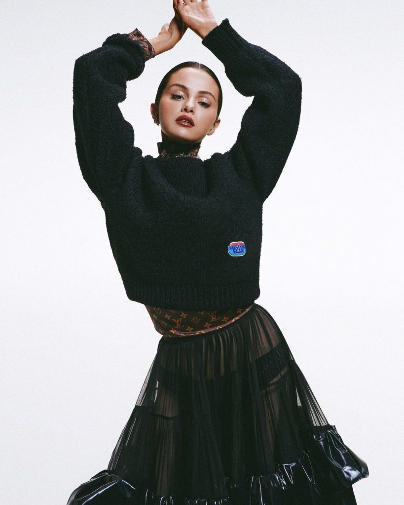 В шикарной форме: Селена Гомес снялась в эффектной фотосессии для fashion-книги Карин Ройтфельд