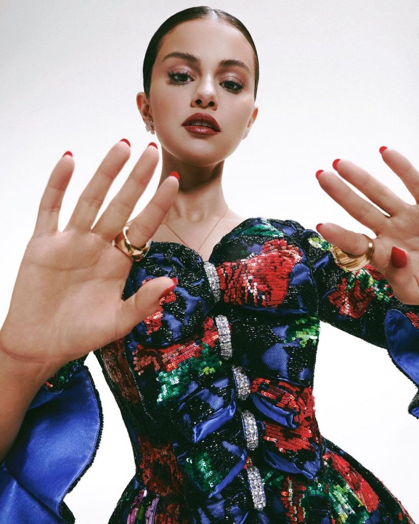 У шикарній формі: Селена Гомес знялася в ефектній фотосесії для fashion-книги Карін Ройтфельд