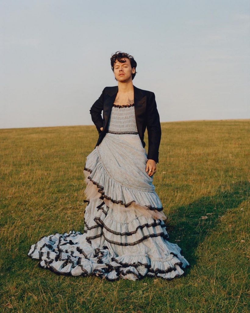 У мереживній сукні й пишній спідниці: нова фотосесія Гаррі Стайлcа