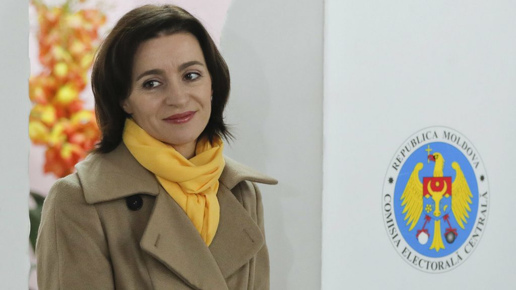 Перша жінка-президент Молдови: що потрібно знати про Майю Санду