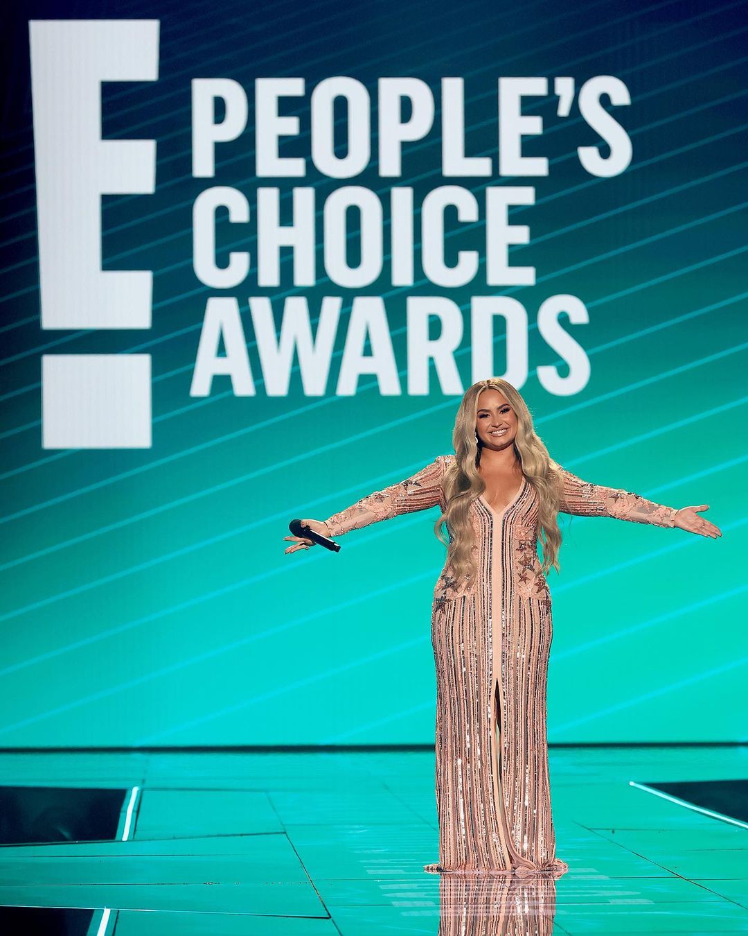 Дженнифер Лопес, Деми Ловато и София Вергара на церемонии People’s Choice Awards 2020