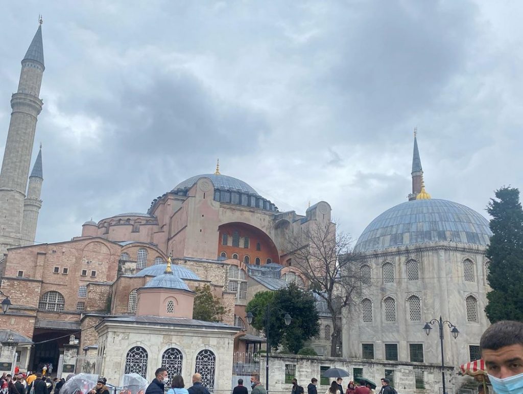 Открытки из Турции: Monatik с женой открыли для себя Стамбул