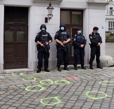 «Паника, плач, звонки родным»: теракт глазами украинок, живущих в Вене