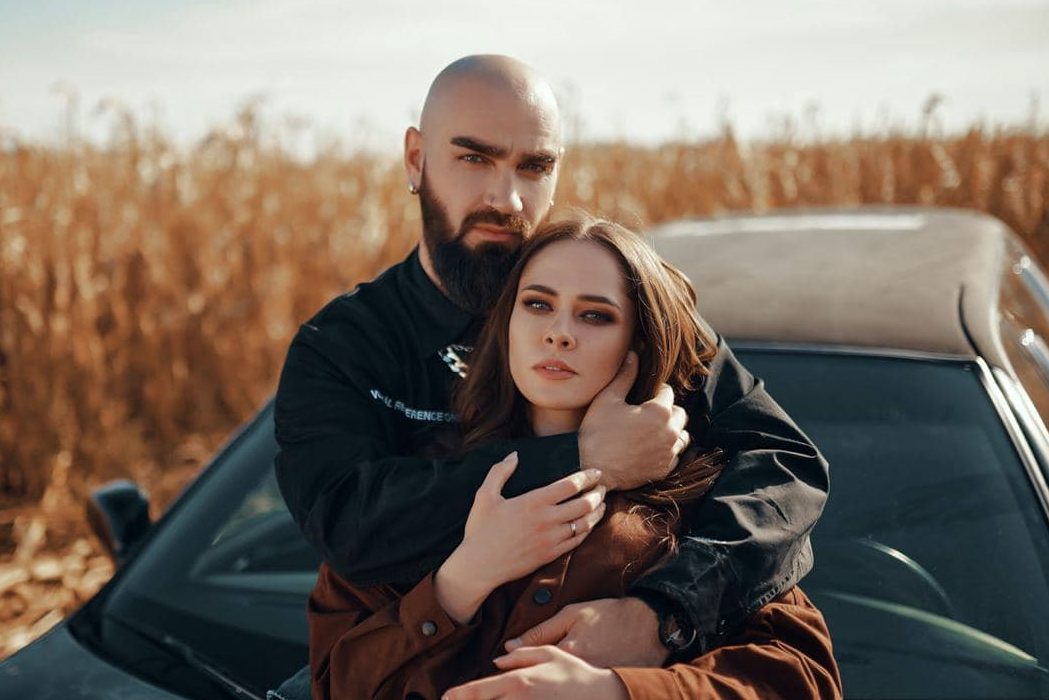 Юлия Санина и Вал Бебко показали историю своей в любви в новом клипе