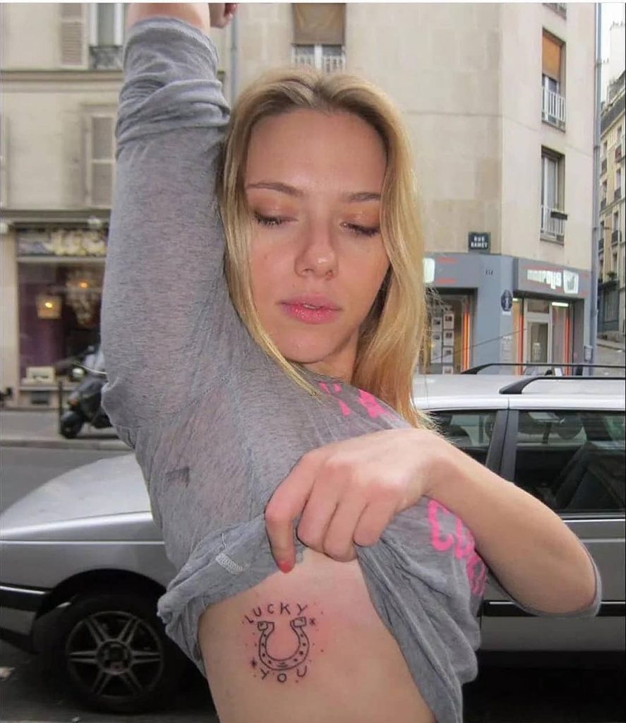 Ближе к телу: татуировки именинницы Скарлетт Йоханссон