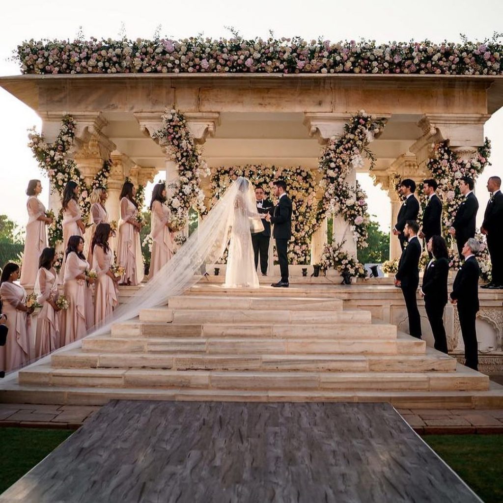 «Женат на самой красивой женщине»: Ник Джонас и Приянка Чопра отметили вторую годовщину свадьбы