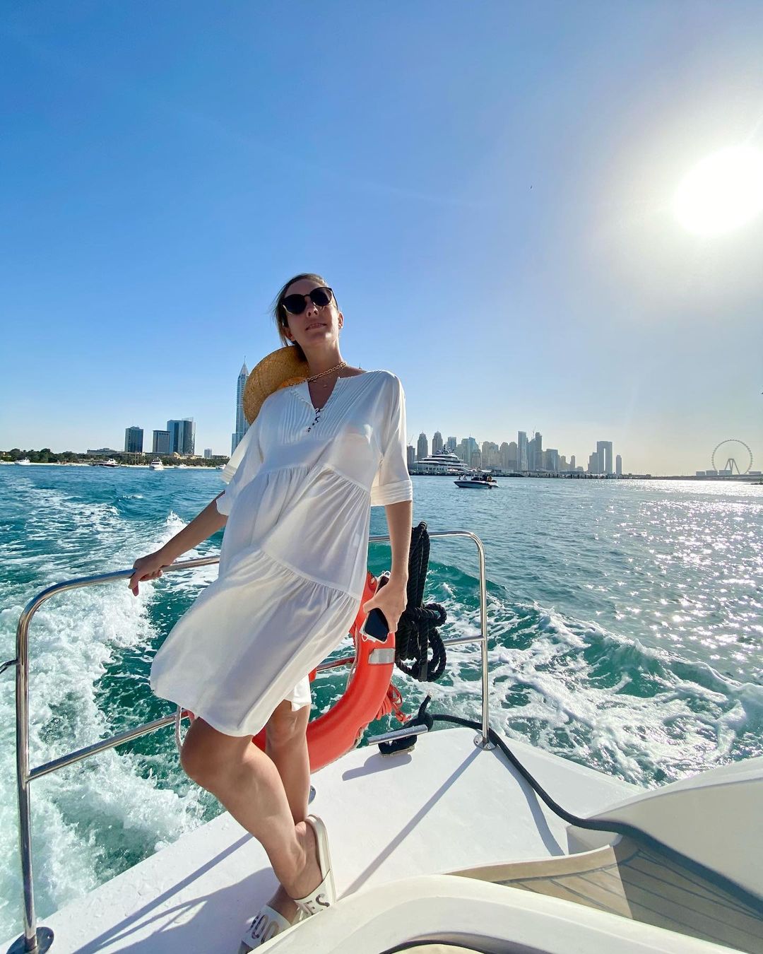 Прогулки на яхте и selfie над мегаполисом: Катя Осадчая и Юрий Горбунов отдыхают в Дубае