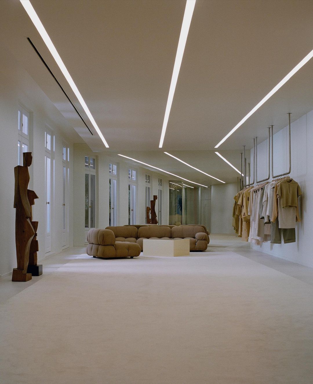 В гостях у Jacquemus: как выглядит новый офис модного бренда в Париже