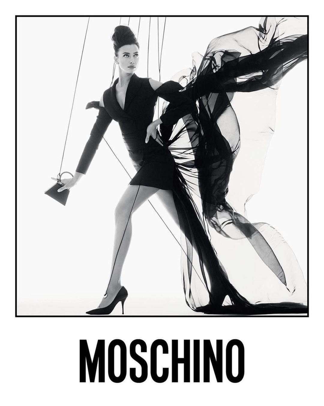 Ірина Шейк і Белла Хадід знялися в новій рекламній кампанії Moschino SS&#8217;21