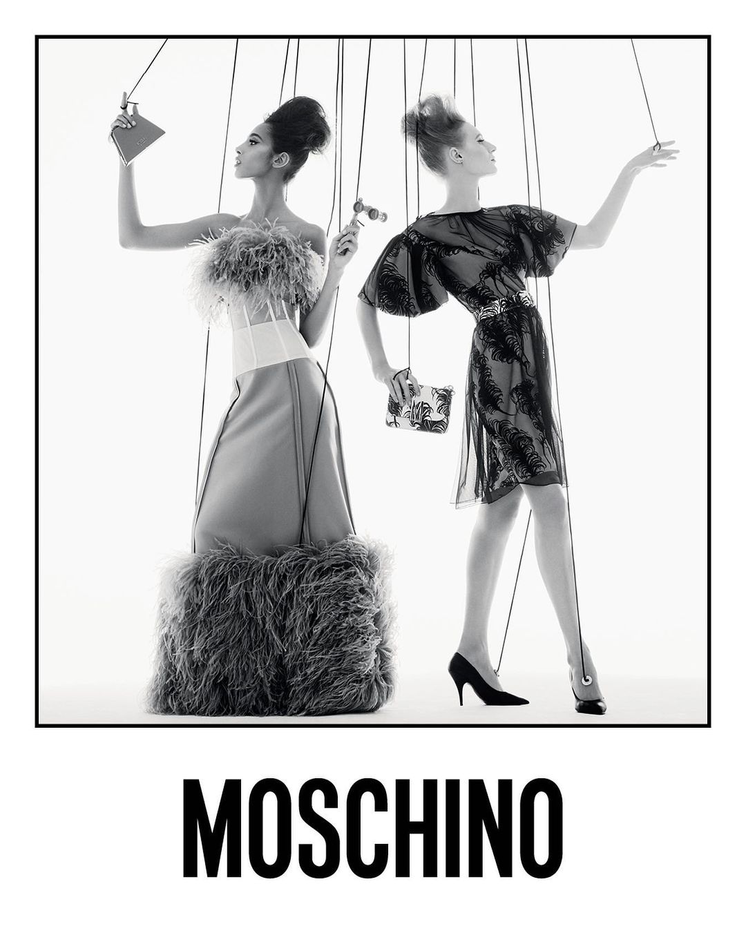 Ирина Шейк и Белла Хадид снялись в новой рекламной кампании Moschino SS’21