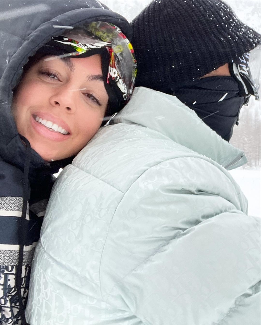 В снежном Турине: Криштиану Роналду и Джорджина Родригес отдыхают в горах