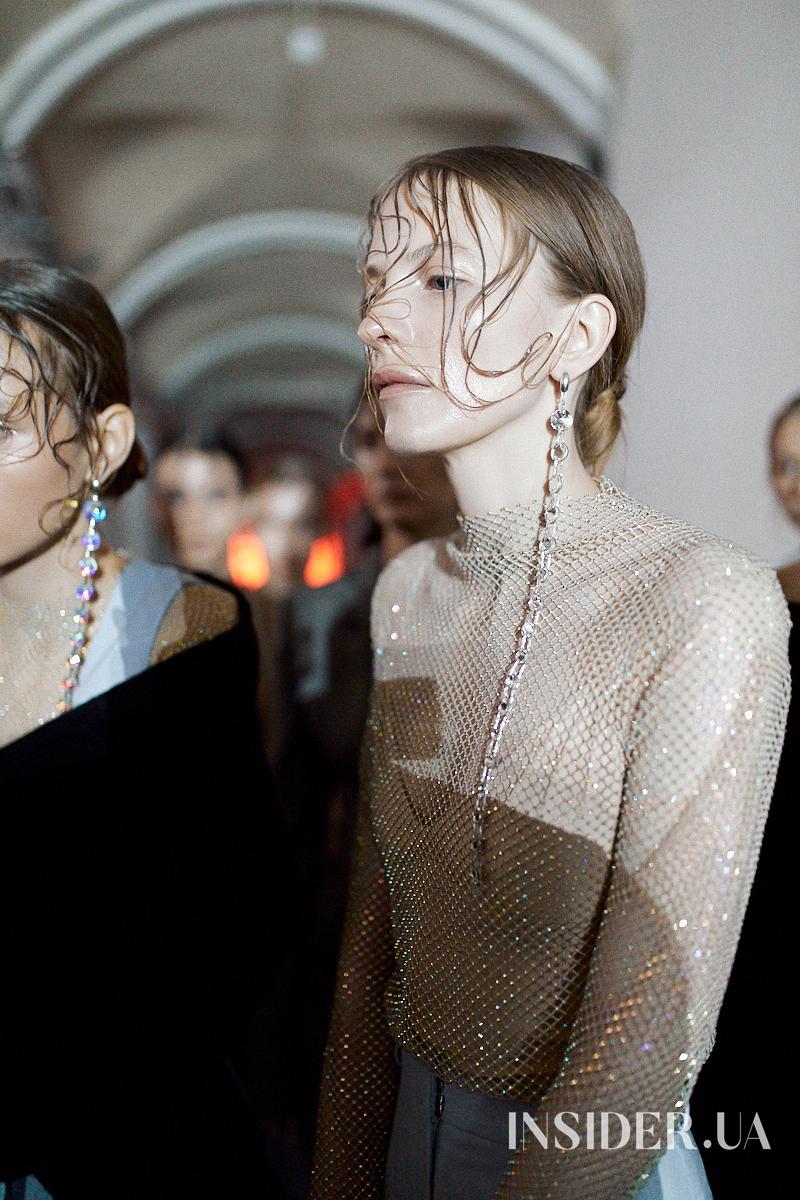 UFW No Season 2021: эстетика кабаре в шоу Arutiunova FW’21/22