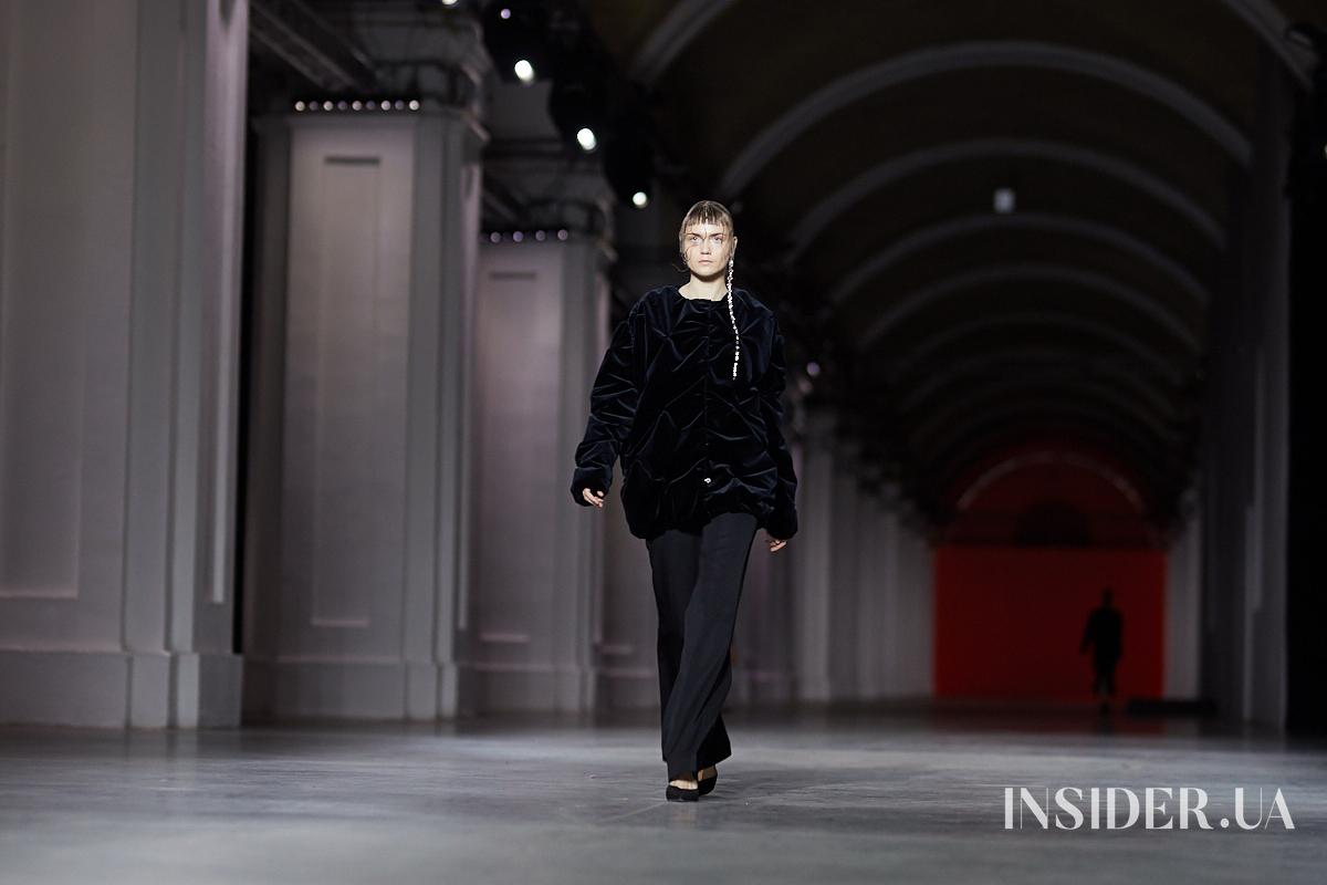 UFW No Season 2021: эстетика кабаре в шоу Arutiunova FW’21/22