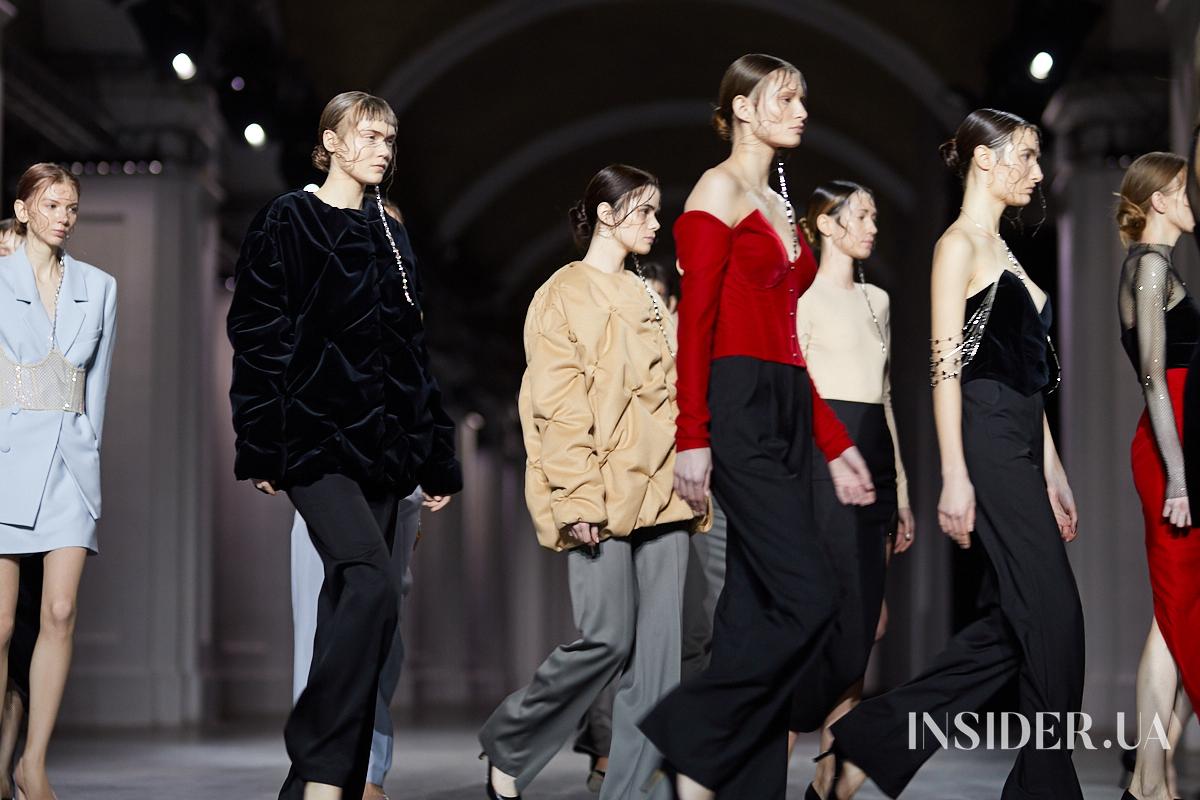 UFW No Season 2021: эстетика кабаре в шоу Arutiunova FW’21/22