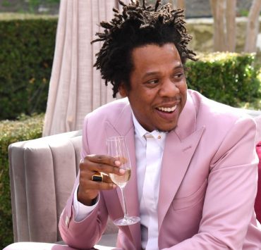 Концерн LVMH покупает у Jay-Z половину его марки шампанского Armand de Brignac