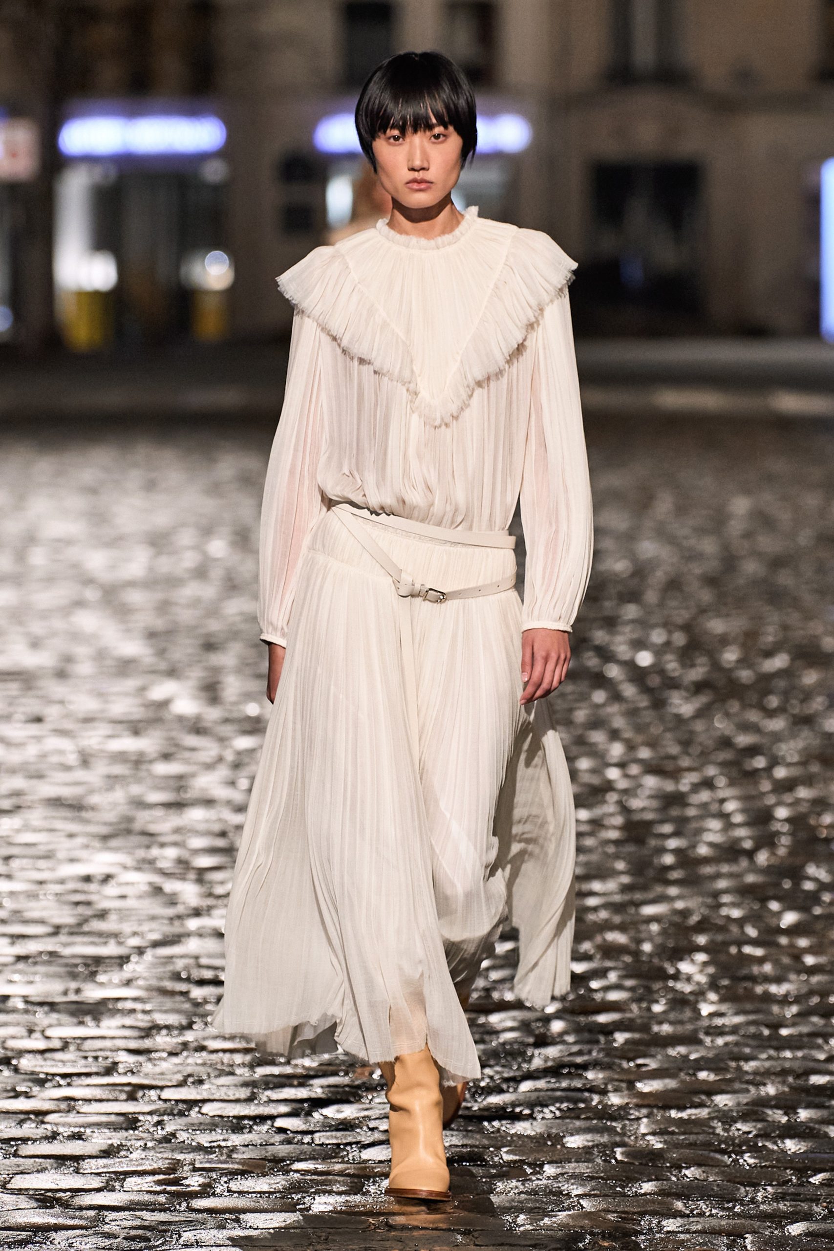 Геометрические принты и пальто в стиле пэчворк: дебютная коллекция Габриэлы Херст для Chloé