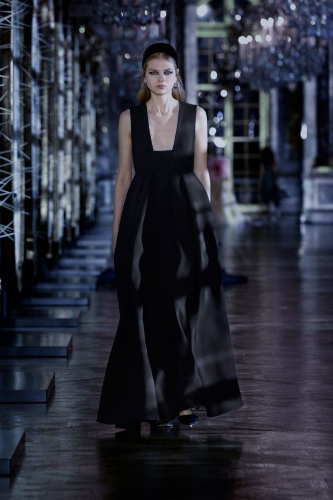 «Зал теней» и сказочные истории: Dior представили коллекцию FW&#8217;21
